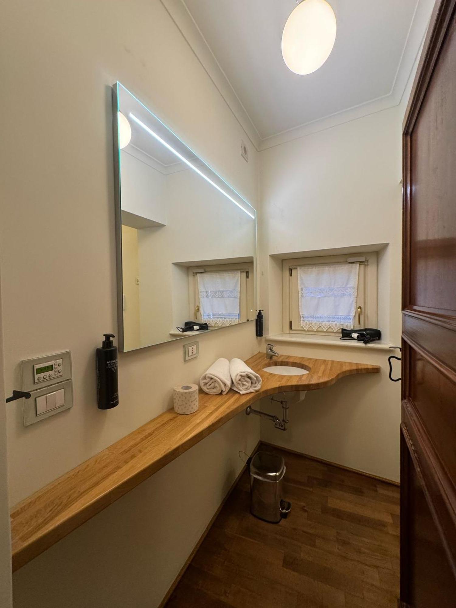 Urbino Apartments - Palazzo Paltroni Studio Екстериор снимка